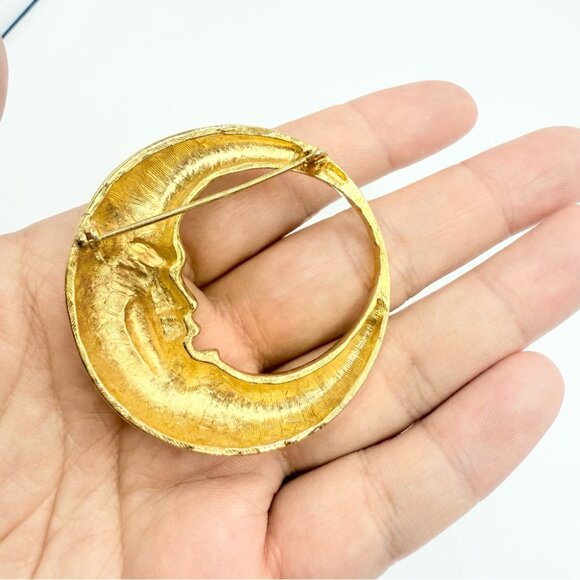 Vintage Crescent Moon Shape Gold Tone Moon Man Face Brooch - Picture 5 of 6